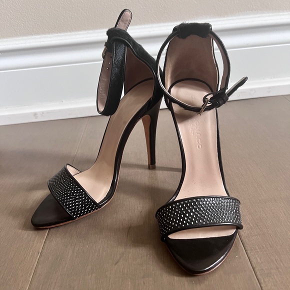 Club Monaco Vero Cuoio Heels - Picture 2 of 5